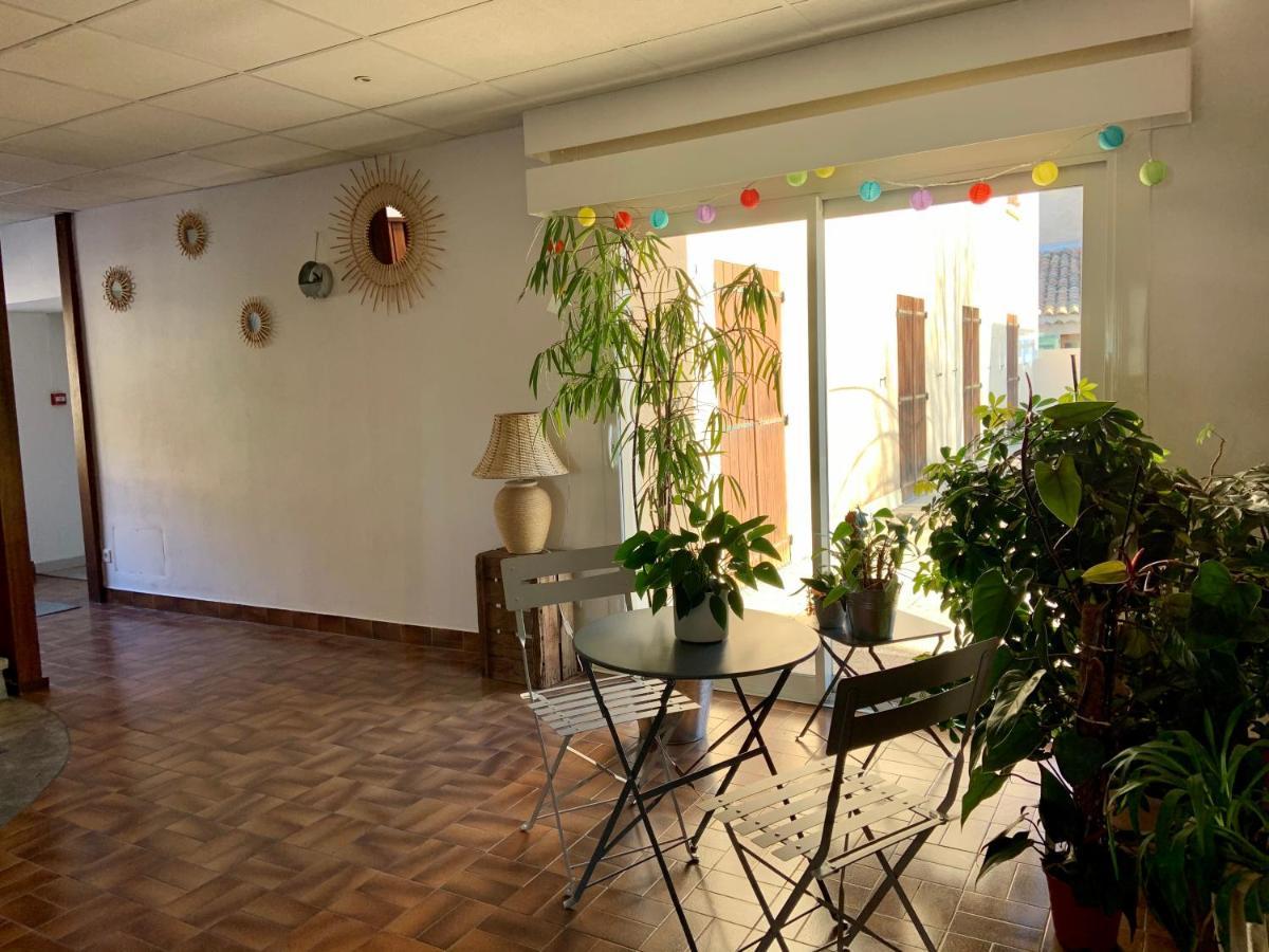 皮诺克斯酒店 圣于连迪韦尔东 外观 照片